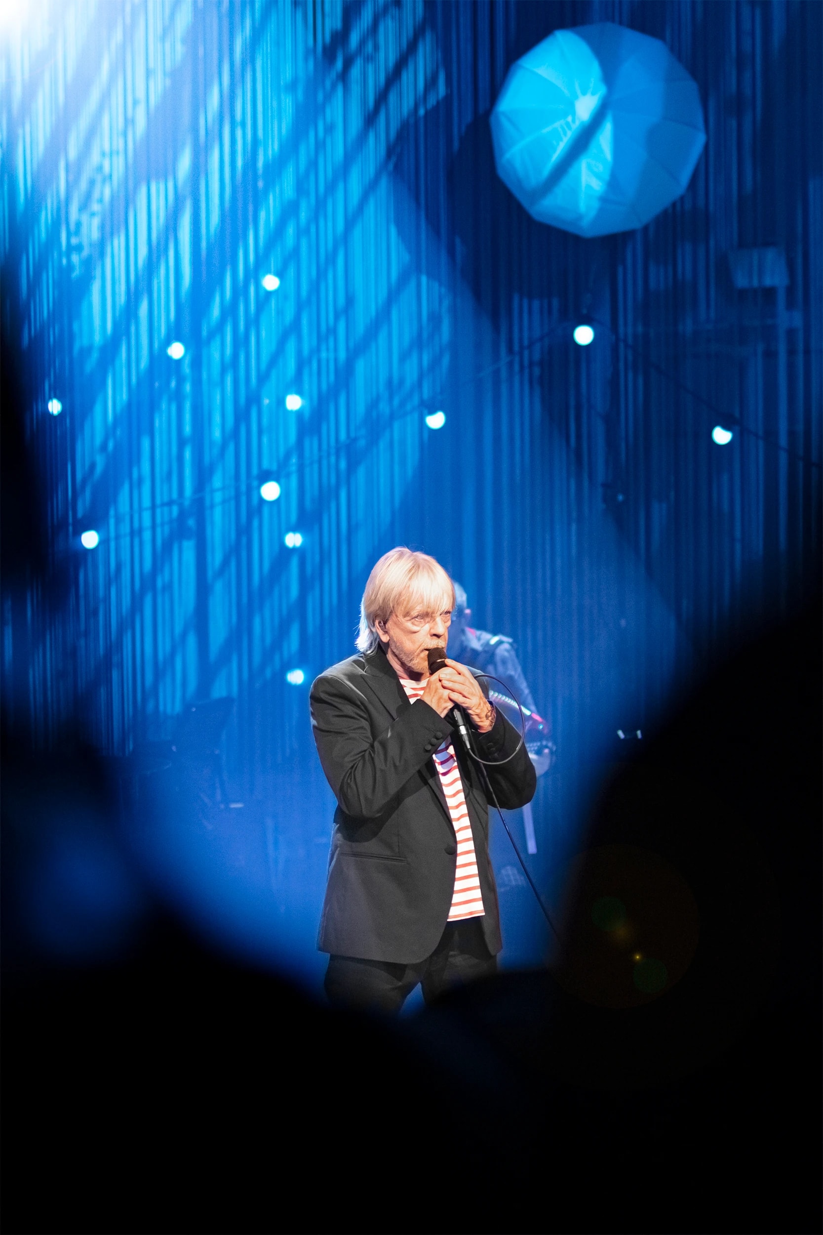 Dans mes Cordes de Renaud: Bringing Sound Back to the Stage