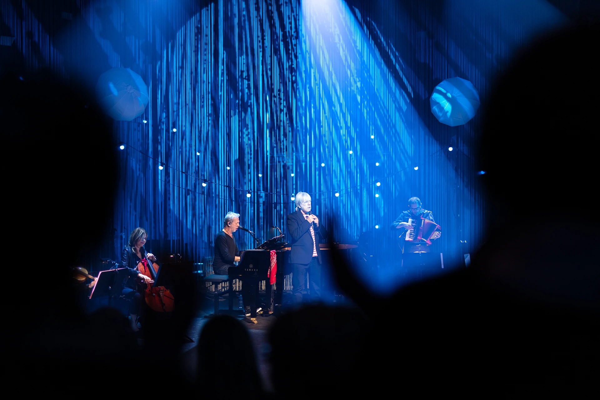 Dans mes Cordes de Renaud: Bringing Sound Back to the Stage