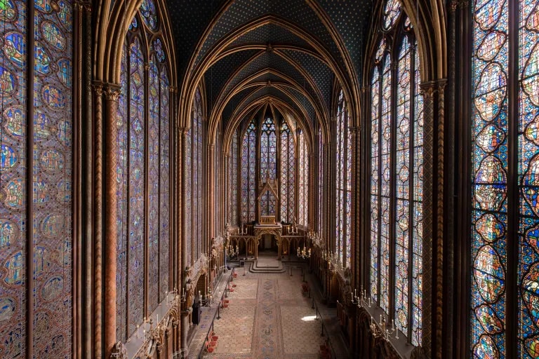 Robert Bob Wilson Creates an Immersive Sound Installation Featuring HOLOPHONIX and Amadeus Technolog
